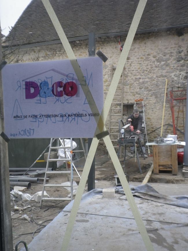 emission-D&Co-novoceram-coupe-dehors D&Co-pose-carrelage