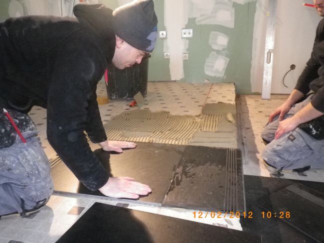 emissionD&Co-novoceram-1er-carreau D&Co-carrelage-noir