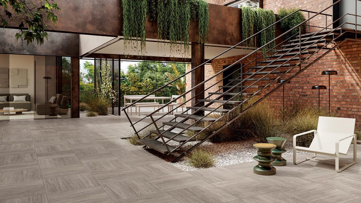  design biofilico con piastrelle effetto legno