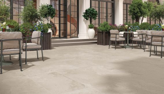 Piastrelle effetto pietra per terrazzo