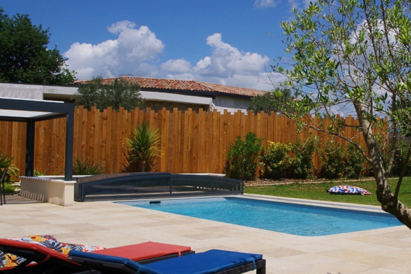 Progetto paesaggistico con terrazza effetto travertino