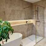 Doccia e vasca in gres porcellanato - Colombine Viallet Architecte